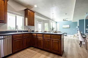 1065 W Windsor Dr, North Salt Lake, UT 84054 - Photo 10