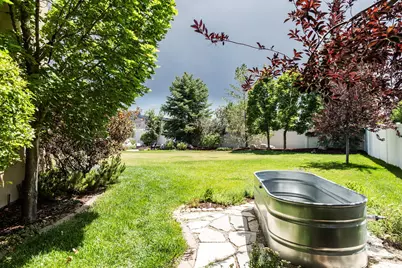 1065 W Windsor Dr, North Salt Lake, UT 84054 - Photo 30