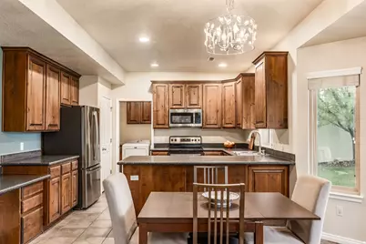 1065 W Windsor Dr, North Salt Lake, UT 84054 - Photo 8