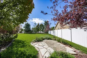 1065 W Windsor Dr, North Salt Lake, UT 84054 - Photo 32