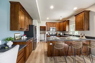 1065 W Windsor Dr, North Salt Lake, UT 84054 - Photo 4