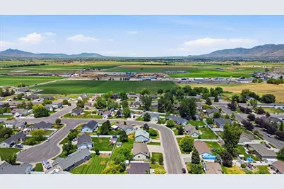 215 N 750 W, Hyrum, UT 84319 - Photo 48