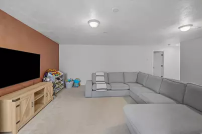 215 N 750 W, Hyrum, UT 84319 - Photo 18