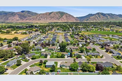 215 N 750 W, Hyrum, UT 84319 - Photo 54