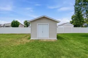 215 N 750 W, Hyrum, UT 84319 - Photo 42