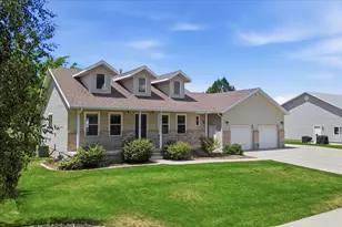 215 N 750 W, Hyrum, UT 84319 - Photo 2