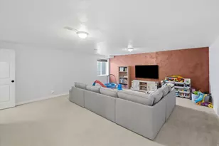 215 N 750 W, Hyrum, UT 84319 - Photo 16