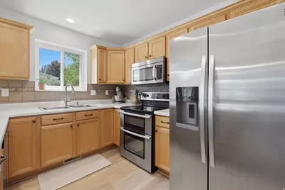 215 N 750 W, Hyrum, UT 84319 - Photo 14