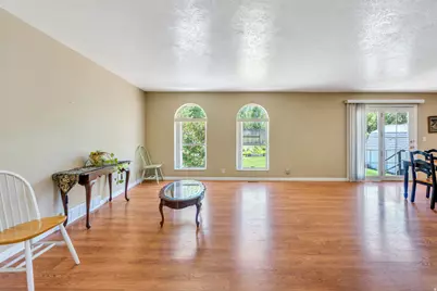8093 S Beaumont Dr E, Sandy, UT 84093 - Photo 8