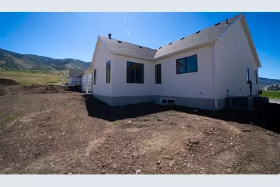 1125 E Center St, Hyde Park, UT 84318 - Photo 8