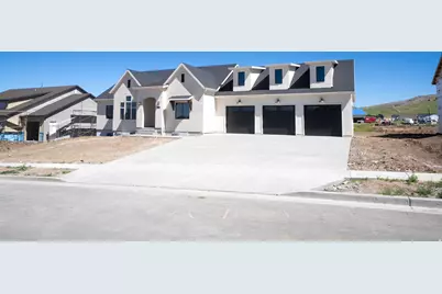 1125 E Center St, Hyde Park, UT 84318 - Photo 4