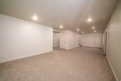 1125 E Center St, Hyde Park, UT 84318 - Photo 32