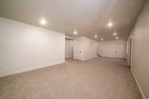 1125 E Center St, Hyde Park, UT 84318 - Photo 32
