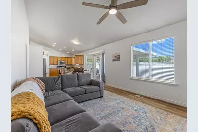 386 W Winter Wheat Way N, Saratoga Springs, UT 84045 - Photo 10