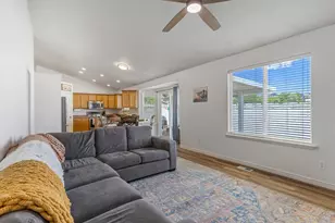 386 W Winter Wheat Way N, Saratoga Springs, UT 84045 - Photo 10