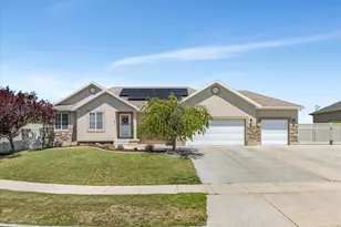 386 W Winter Wheat Way N, Saratoga Springs, UT 84045 - Photo 1