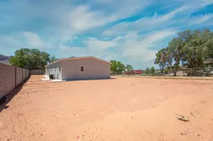 464 Jessop Ave, Hildale, UT 84784 - Photo 4