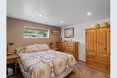449 E 900 N, Orem, UT 84097 - Photo 16