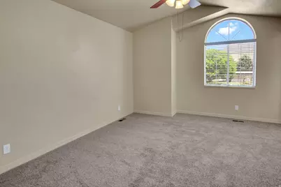 292 E 4960 N, Provo, UT 84604 - Photo 14