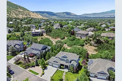2112 E Tuscany Creek Way, Draper, UT 84020 - Photo 2