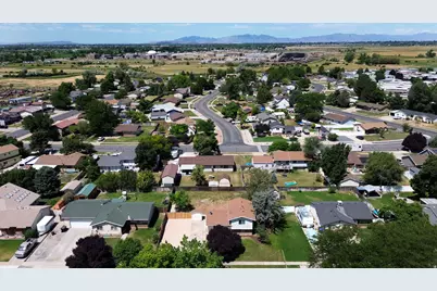 958 N 2075 W, Farr West, UT 84404 - Photo 32