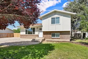 958 N 2075 W, Farr West, UT 84404 - Photo 1