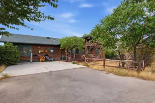 13106 S Lazy Creek Cv W, Herriman, UT 84096 - Photo 2