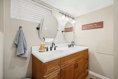 2333 E Lakeview Dr S, Salt Lake City, UT 84109 - Photo 16