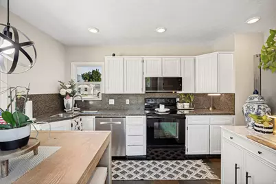 2333 E Lakeview Dr S, Salt Lake City, UT 84109 - Photo 4