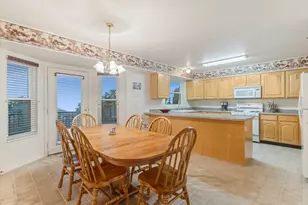 169 E Manilla Dr S, Draper, UT 84020 - Photo 6