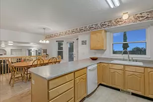 169 E Manilla Dr S, Draper, UT 84020 - Photo 8