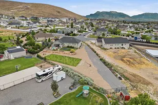 9707 N Hummer Dr, Eagle Mountain, UT 84005 - Photo 38