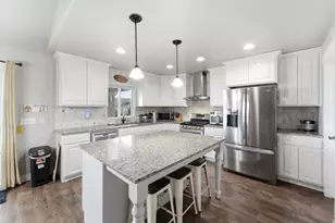 9707 N Hummer Dr, Eagle Mountain, UT 84005 - Photo 16
