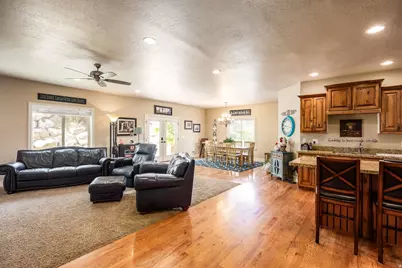 258 E Red Leaf Dr, Draper, UT 84020 - Photo 12
