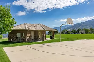 258 E Red Leaf Dr, Draper, UT 84020 - Photo 38
