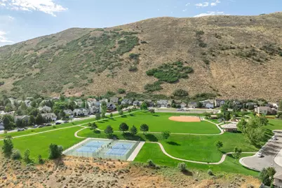 258 E Red Leaf Dr, Draper, UT 84020 - Photo 44