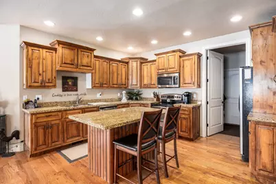 258 E Red Leaf Dr, Draper, UT 84020 - Photo 6
