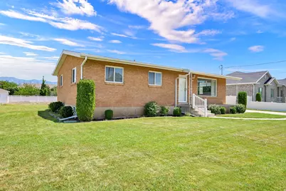 2467 S 2000 W, Syracuse, UT 84075 - Photo 2