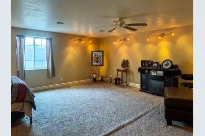 1402 Shepherd Dr, Wellington, UT 84542 - Photo 34