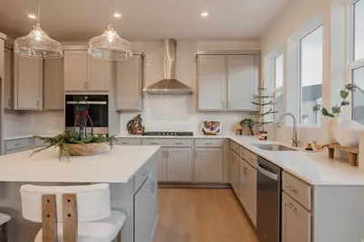 5233 S Paramount Dr, Riverdale, UT 84405 - Photo 14