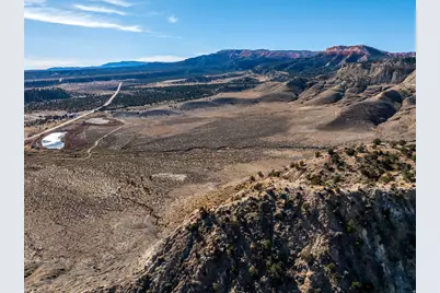 1040 W Under The Rim Rd, Tropic, UT 84776 - Photo 20