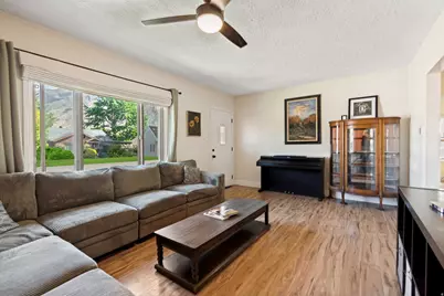 127 W 300 N, Springville, UT 84663 - Photo 8
