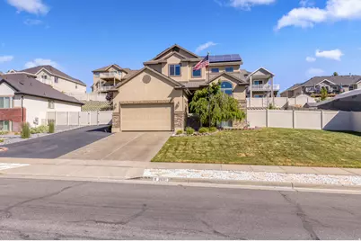 2005 E Redtail Way N, Layton, UT 84040 - Photo 2