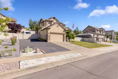 2005 E Redtail Way N, Layton, UT 84040 - Photo 4