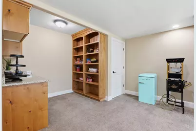 6748 W Canterbury Dr, Highland, UT 84003 - Photo 44