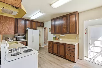 270 E 700 N, Logan, UT 84321 - Photo 8