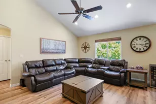 143 W Wrangler Ave, Saratoga Springs, UT 84045 - Photo 4