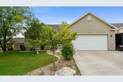 143 W Wrangler Ave, Saratoga Springs, UT 84045 - Photo 4