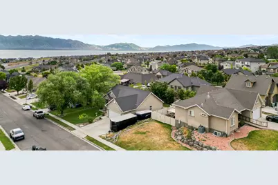 143 W Wrangler Ave, Saratoga Springs, UT 84045 - Photo 38