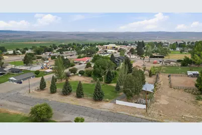 161 E 100 N, Bicknell, UT 84715 - Photo 40